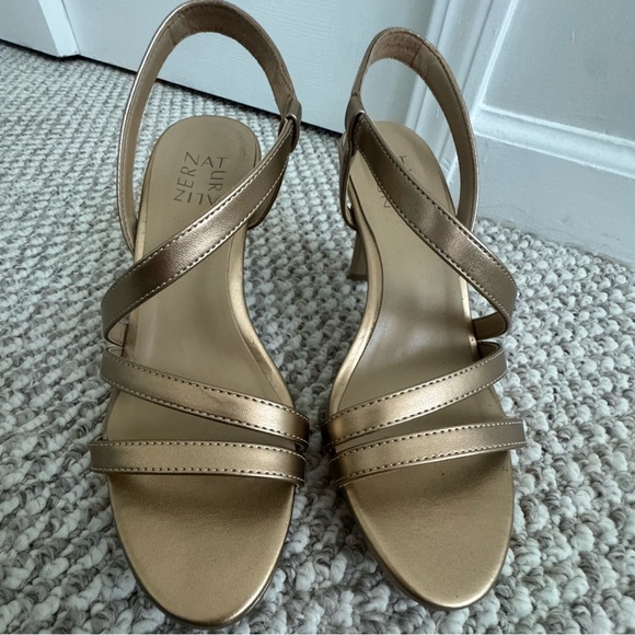 Women’s size 8 Naturalizer Brenta Heels - Picture 2 of 3